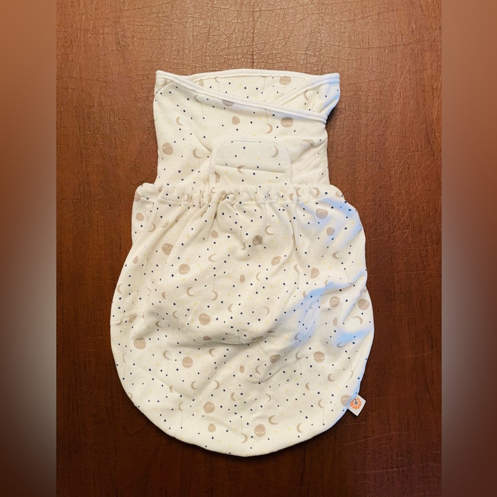 Ergobaby Original Swaddler - White with Moons and Stars